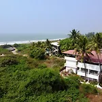 Shanu\'S Seaside Inn - A Family-Run Guesthouse Just 100 Metres From Candolim Beach